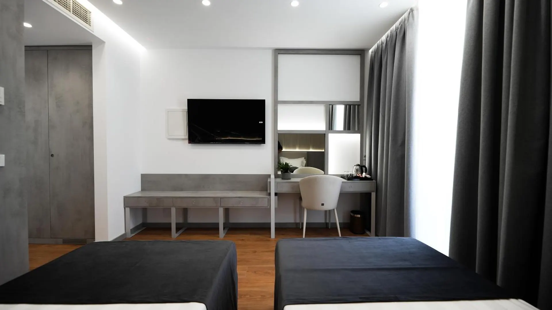 Naos Luxury Hotel Orikum 0*,  Albanië