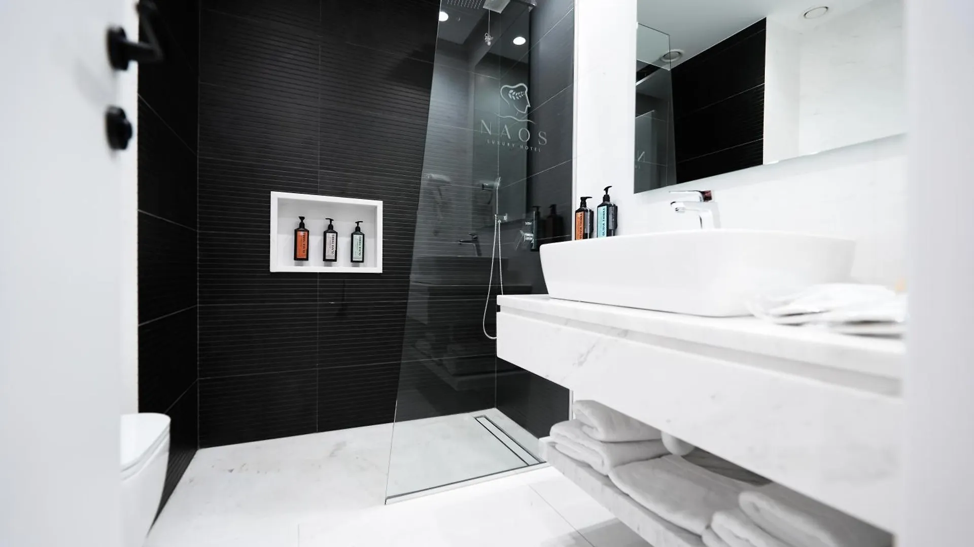 Naos Luxury Hotel Orikum Albanië