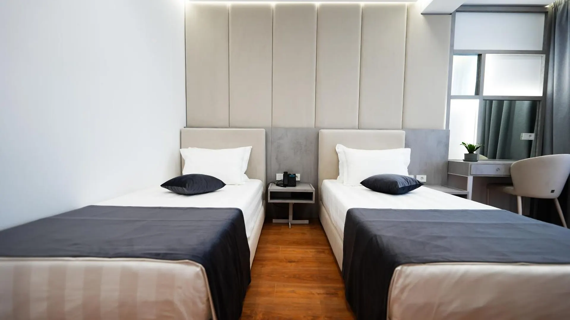 Naos Luxury Hotel Orikum 0*,  Albanië